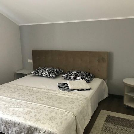 Guest House Olzhycha 45 Б Kiev Dış mekan fotoğraf