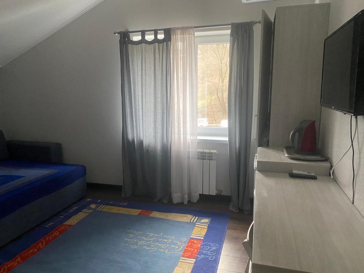 Guest House Olzhycha 45 Б Kiev Dış mekan fotoğraf